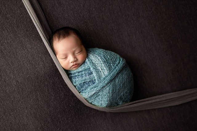 Zachte zorg voor je baby's huid: een blik op Pampers Sensitive billendoekjes